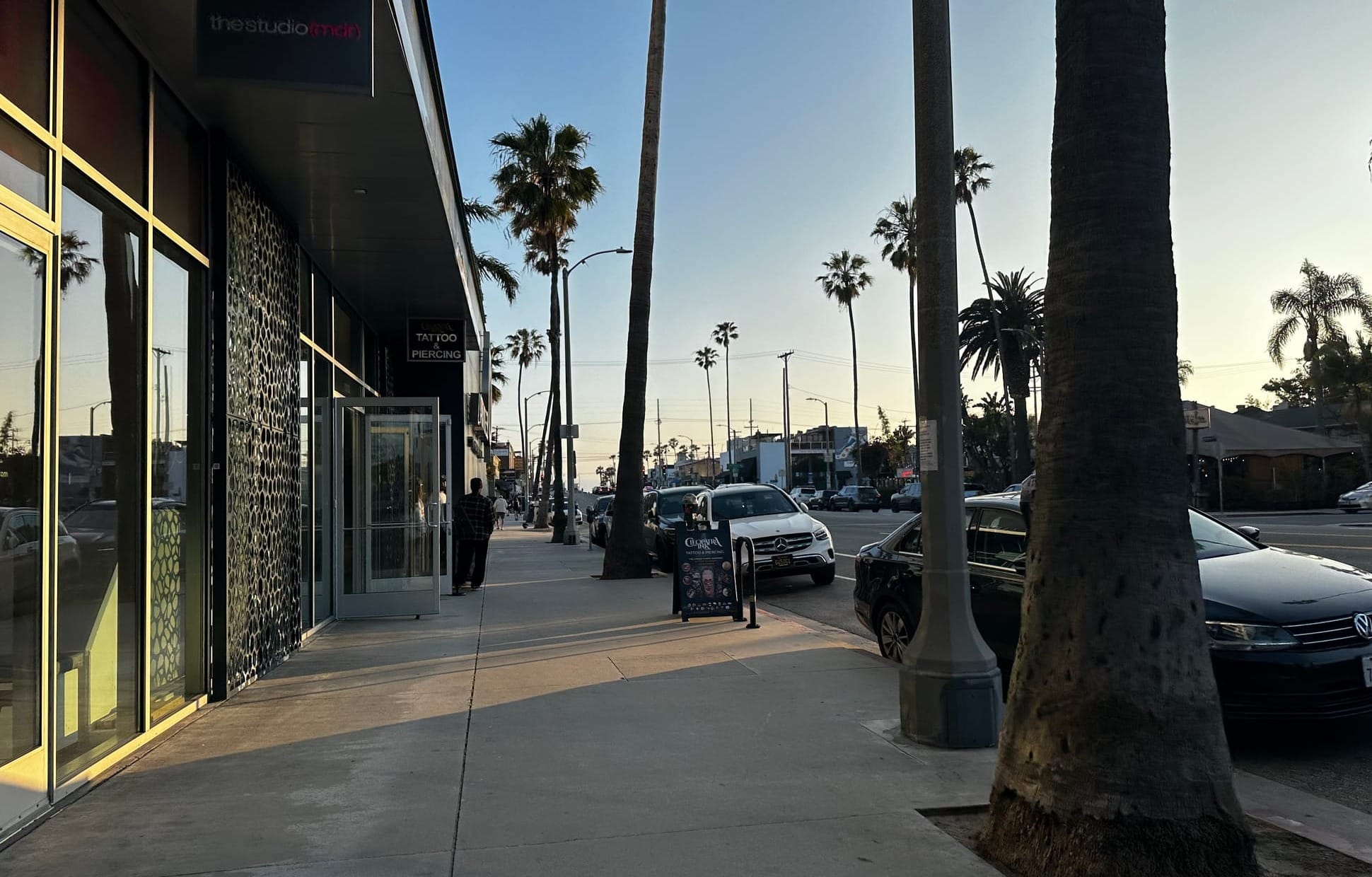 Compensation Trends in Los Angeles vs. the Nation.